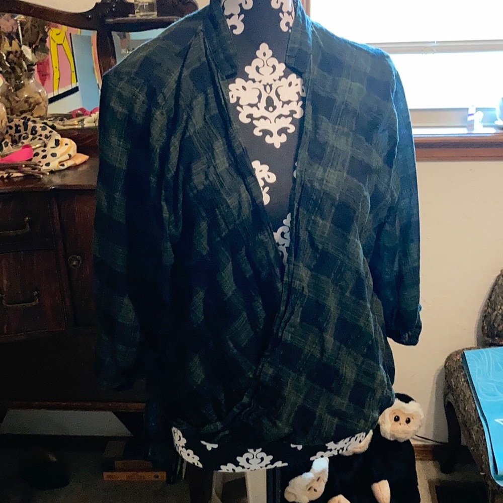 Super cute light weight shirt